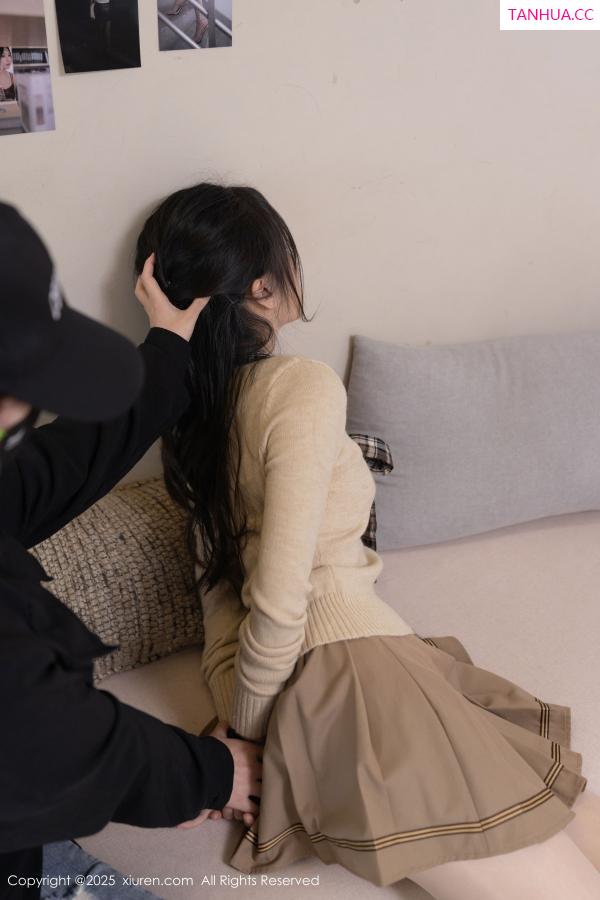 鱼子酱fish  [XiuRen]高清写真图 2025.03.07 No.9988 鱼子酱Fish 丝袜美腿第7张图片